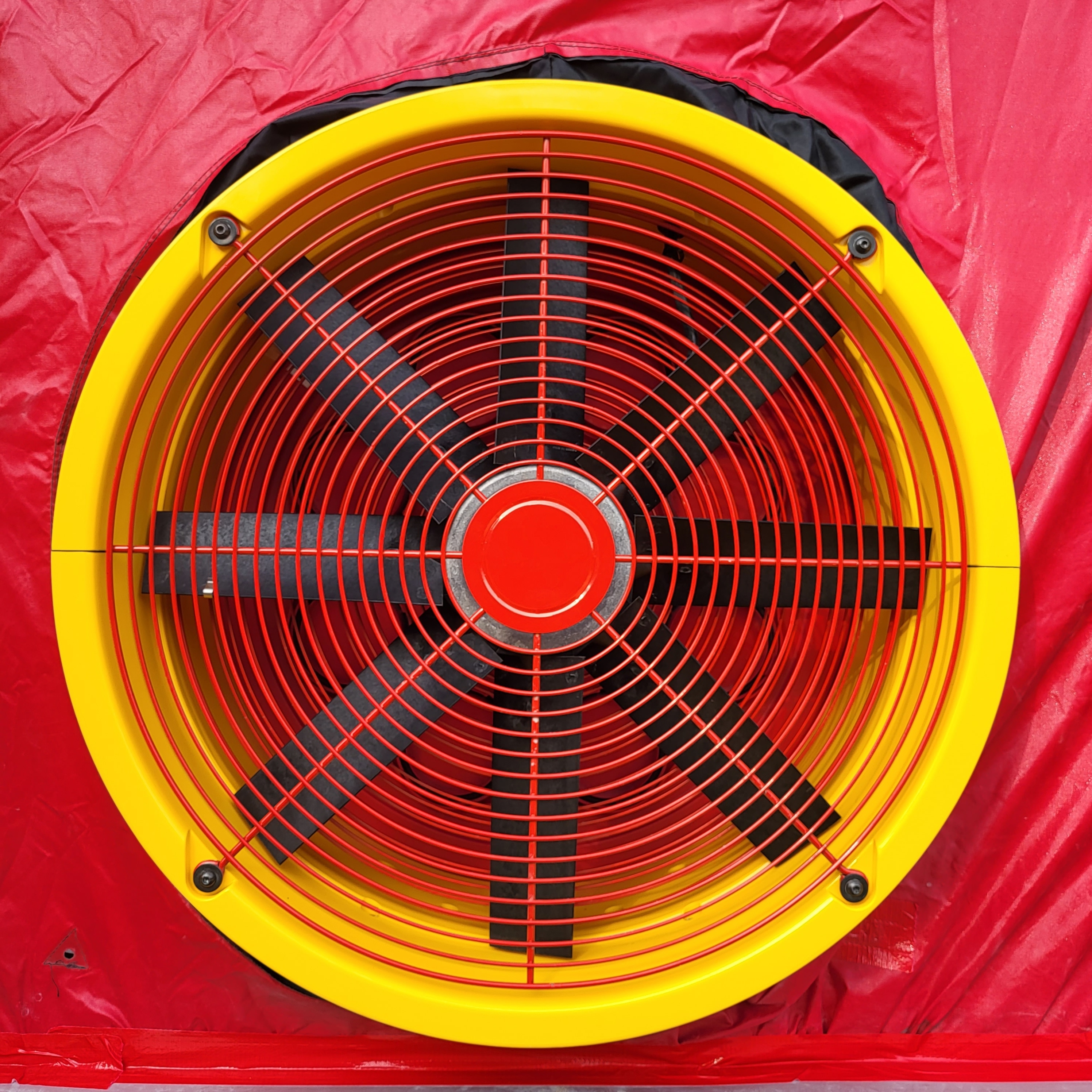 test szczelności budynku | blower door test | termowizja